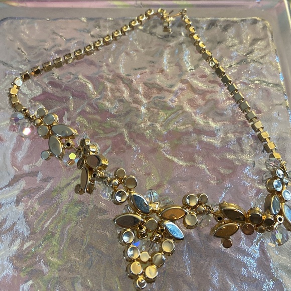 Vintage Aurora Borealis crystal cluster necklace perfect bridal piece goldtone - Picture 7 of 15